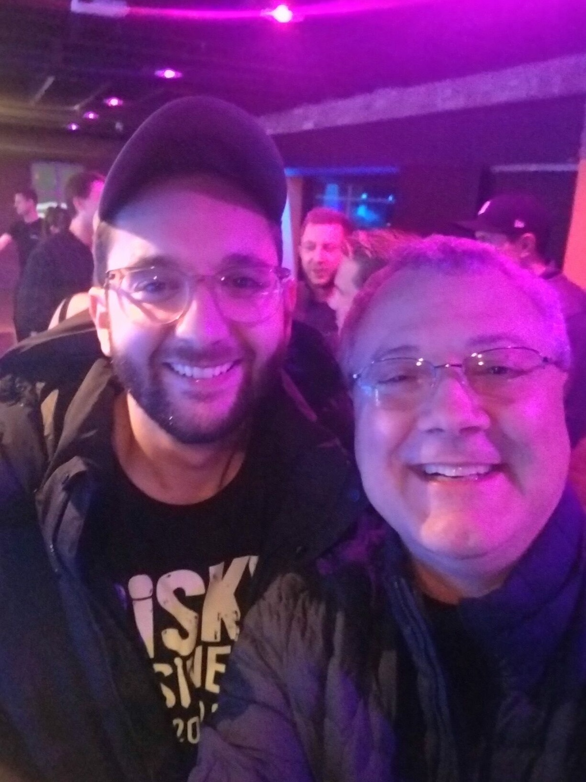 23_03 jim_risky_selfie